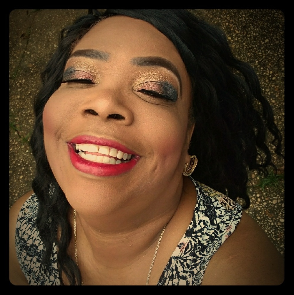 Meet your Posher, Angie